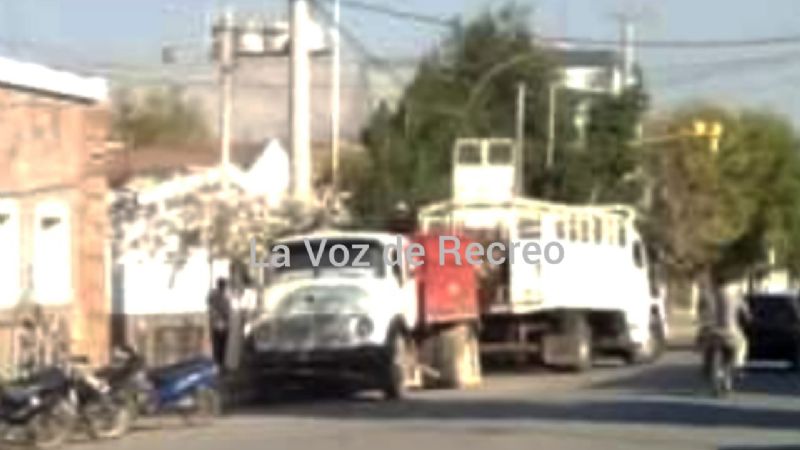 Camión secuestrado y dos personas procesadas por el robo en una finca