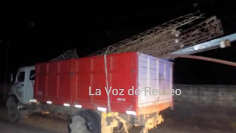 Camión secuestrado y dos personas procesadas por el robo en una finca