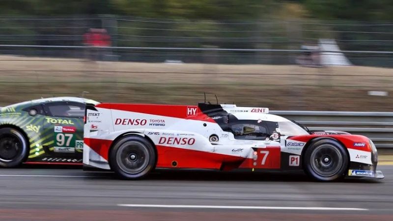 El argentino “Pechito” López se metió en el podio de Le Mans