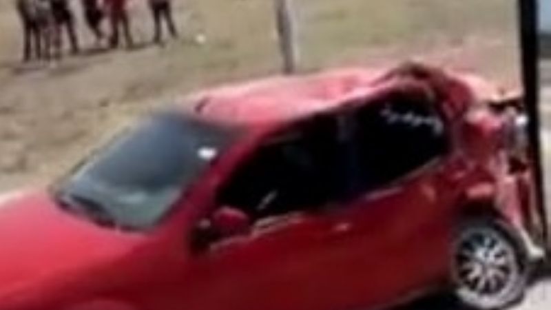 Grave choque de un camión y un auto en la ruta 157