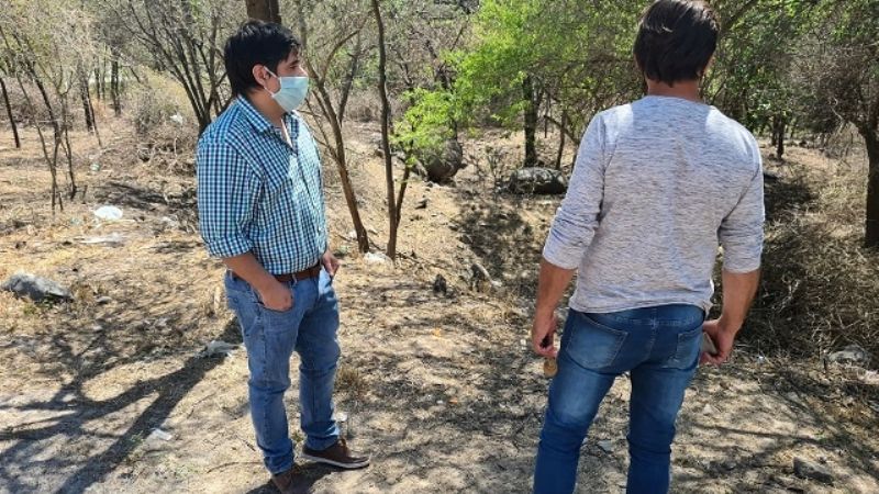 Inspeccionan los avances del parque lineal La Quebrada