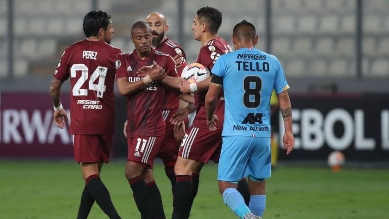 River goleó, con dos de Pratto, y se encamina a 8vos.