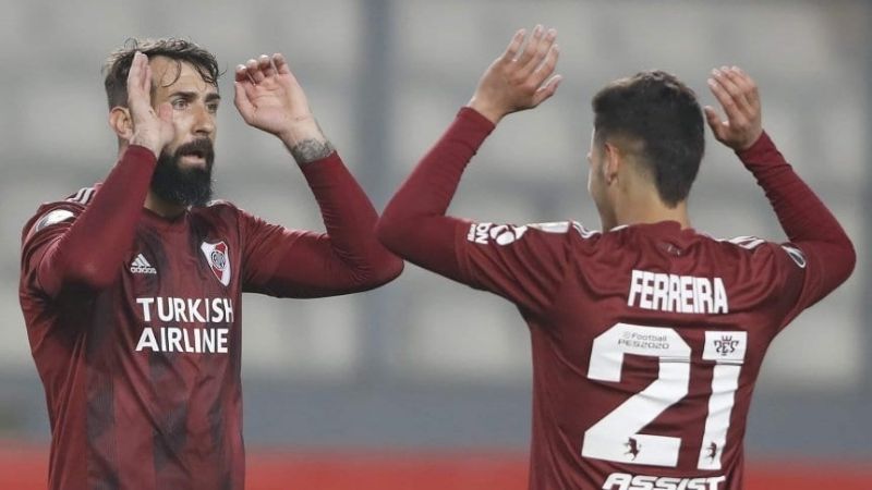 Pratto cortó la racha con “doblete” en la Libertadores