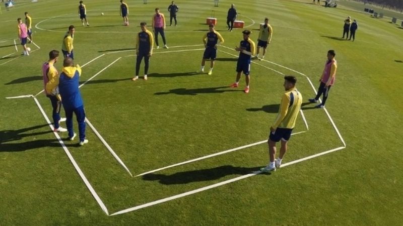 Boca entrena en Medellín para el partido de este jueves