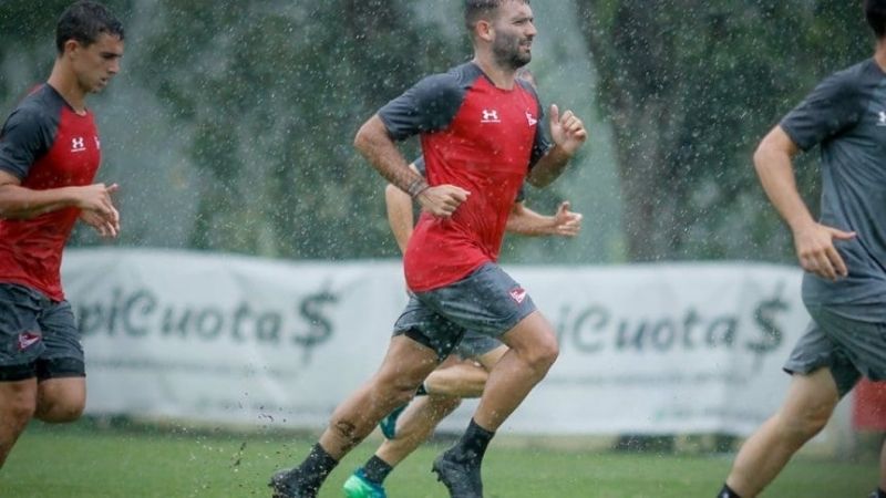 Por la lluvia, sólo Newell’s-Unión, los otros suspendidos