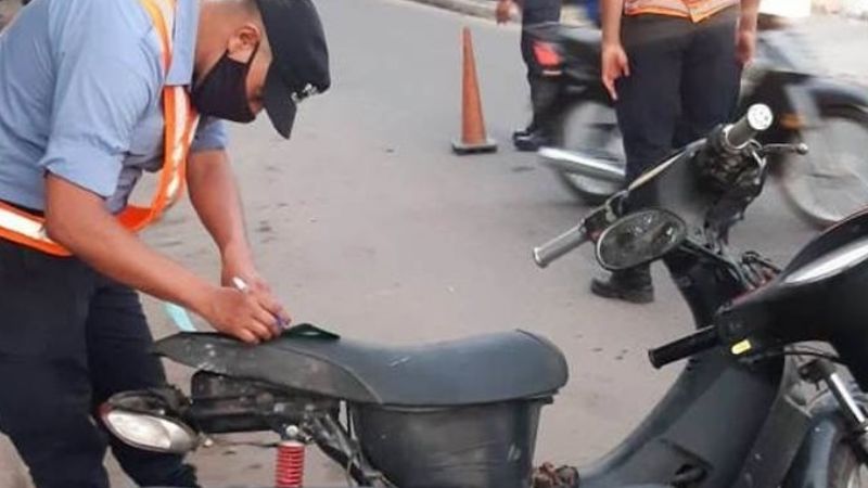 Trece vehículos secuestrados en controles