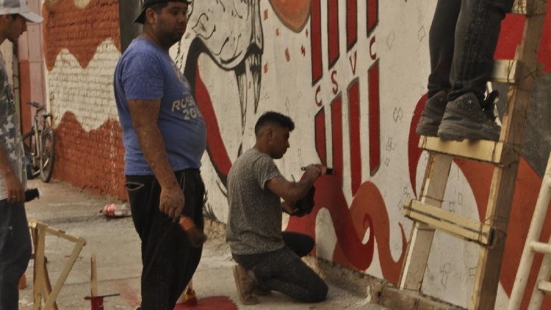 La campaña por la presidencia soltó al “león” por Villa Cucas