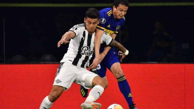 Boca empató con Libertad y clasificó a 8vos. de la Copa