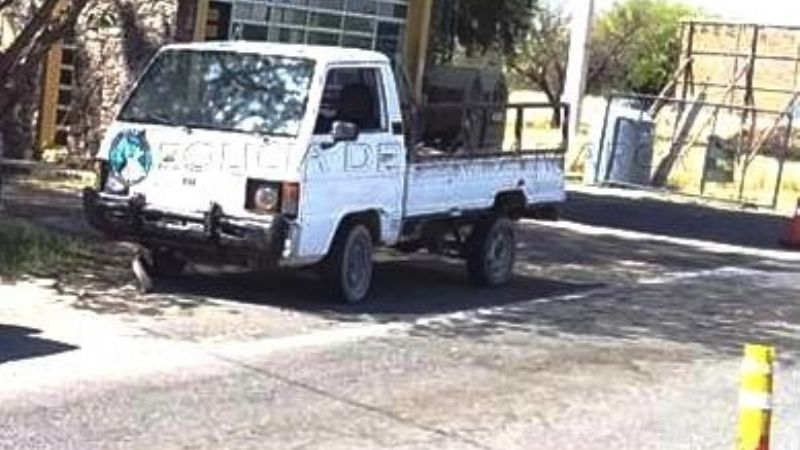 En un puesto caminero retienen un camión