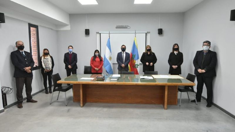 La Comisión Evaluadora eligió autoridades y aprobó reglamento interno