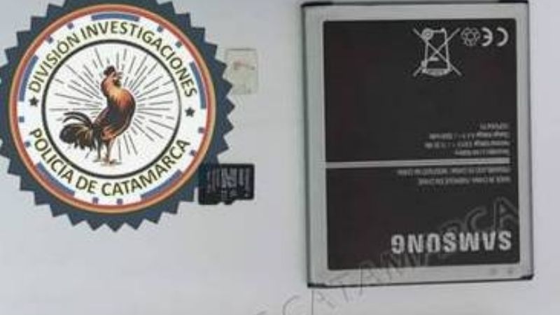 Trabajaba en su casa y le robaron el celular