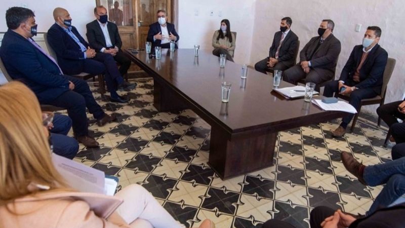 Reuniones: Jalil acelera la aplicación de multas y sanciones