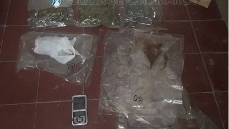 Detenidos con 100 gramos de marihuana y 300 de cocaína