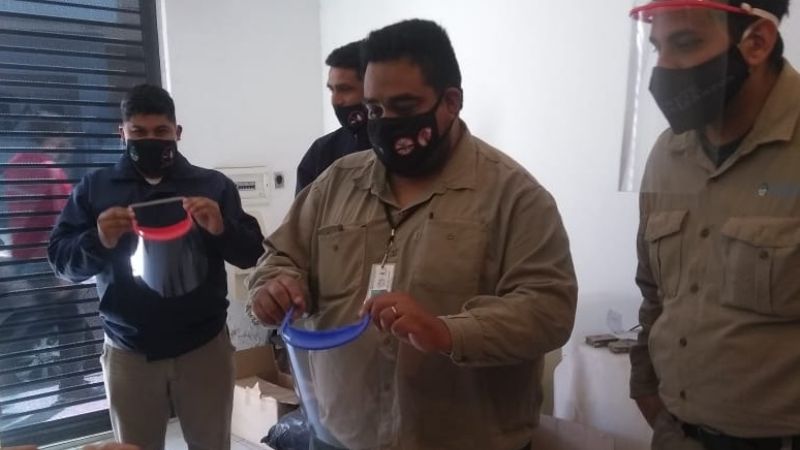 Plásticos donaron máscaras sanitarias a trabajadores de Salud