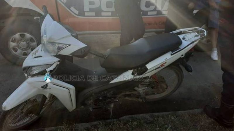 Arrestan a un joven y secuestran una moto robada en 2018
