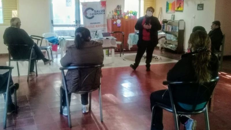 Visita a residencias de adultos mayores del interior
