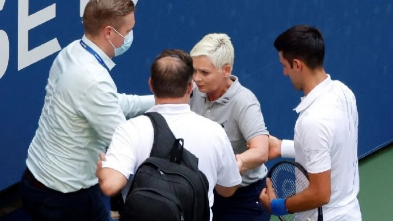 Escandalosa expulsión de Djokovic del Abierto de EE.UU.