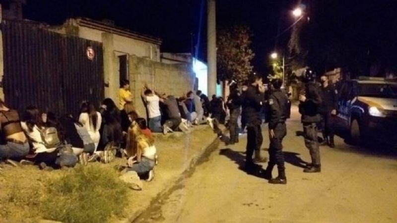 Casi un centenar de personas pagarán multas por reuniones sociales