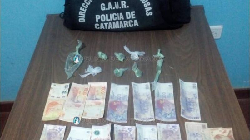 Secuestran 4,8 gr. de marihuana y 4 mil pesos