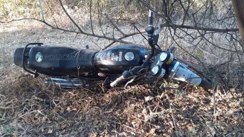Le robaron la moto de la galería de su casa