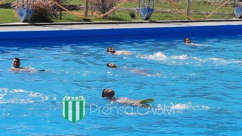 Esperando al “Ocotero”, San Martín se “tiró” a la pileta