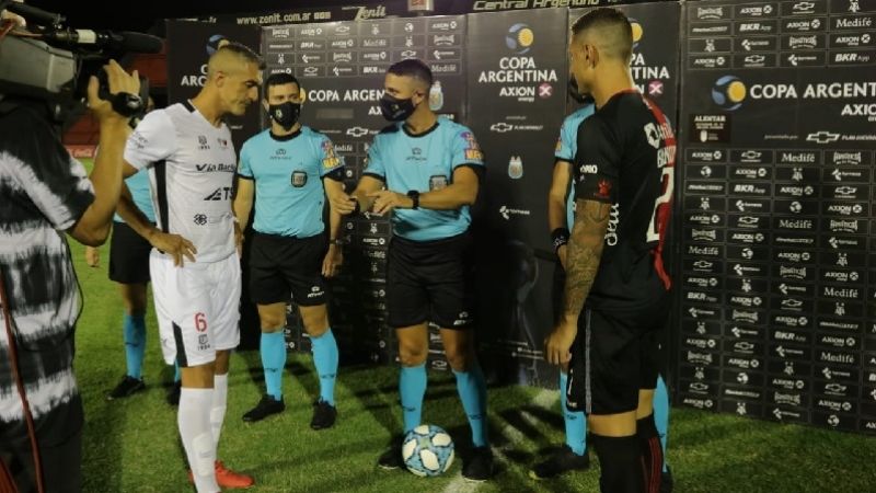 Colón venció a Cipoletti y avanzó a 16vos. en Copa Argentina