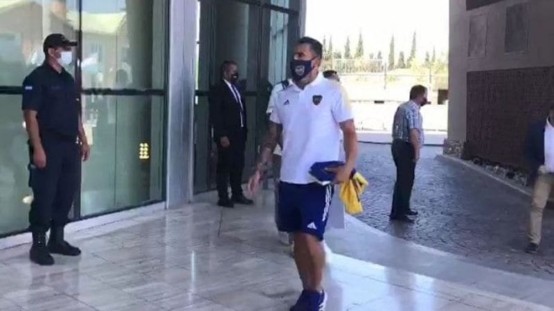 Tevez ya está en San Juan y será titular ante Banfield