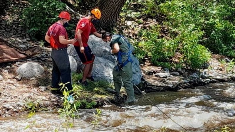 Estaba a la vera del río y debió ser asistida