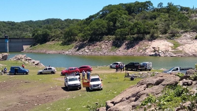 Dos pescadores murieron al hundirse la lancha en el dique de Collagasta