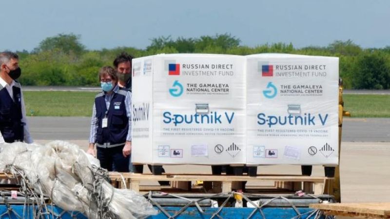 Llegarán 4,7 millones de dosis de la vacuna rusa antes de fin de mes