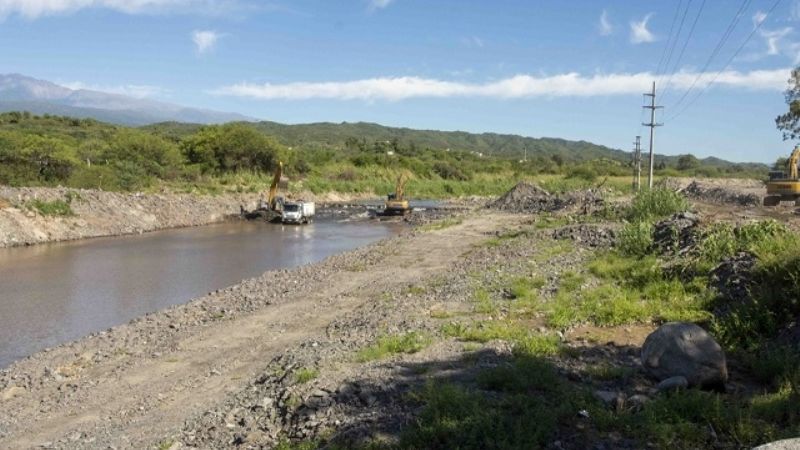 Recorrida por la obra del túnel en Tres Puentes