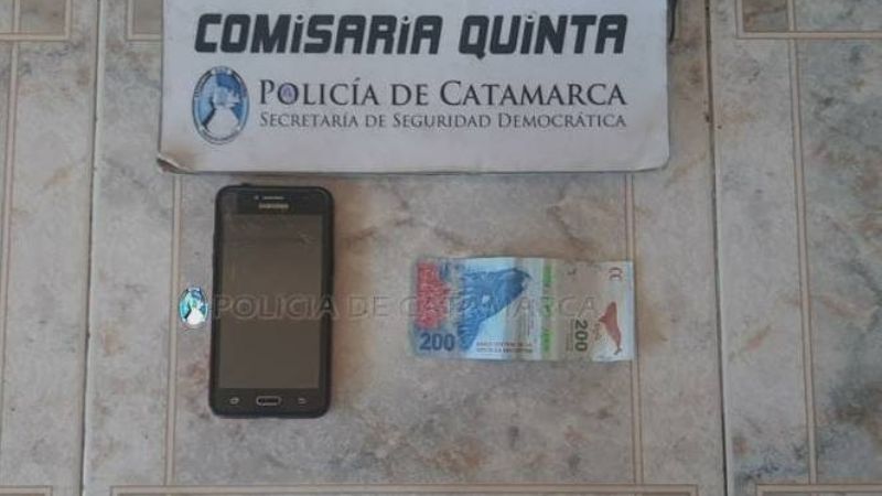 Recuperan un teléfono celular y dinero en efectivo