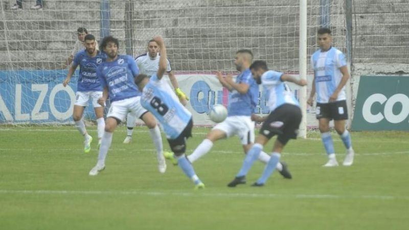 Racing de Córdoba venció a Juniors y lidera la Zona Centro 2