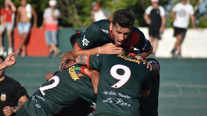 Racing de Córdoba venció a Juniors y lidera la Zona Centro 2