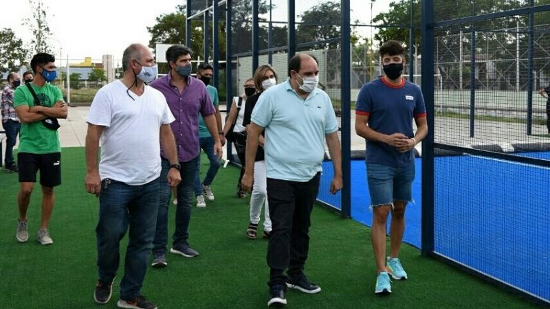 Agustín Tapia recorrió la cancha de padel que llevará su nombre