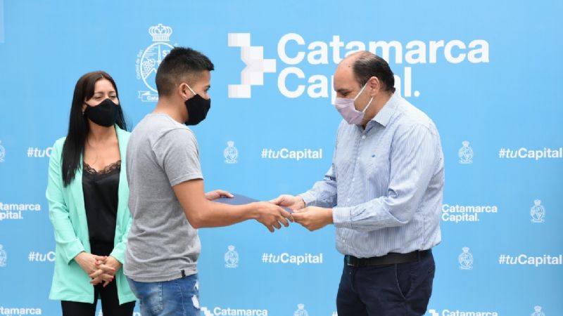 Saadi entregó certificados de entrenamiento laboral