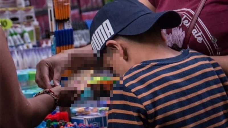 Descubren a un niño cuando robaba en un supermercado
