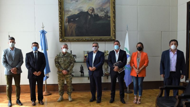 El gobernador con el jefe del Ejército