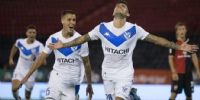 VÉLEZ se encendió en Rosario, donde le ganó a 