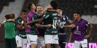 CELEBRACIÓN de Palmeiras tras el pitazo final del referí argentino Loustau.