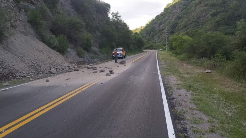 Precaución por derrumbe camino a El Rodeo y Las Juntas