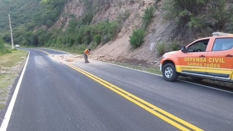Precaución por derrumbe camino a El Rodeo y Las Juntas