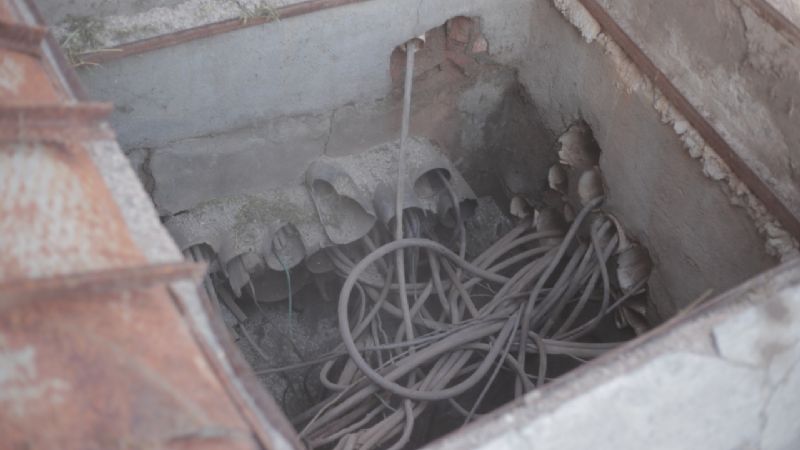 Trabajan para recuperar las torres de iluminación del Estadio Bicentenario