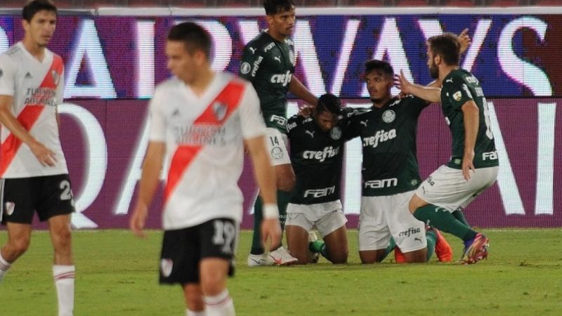 River cayó 0-3 y quedó con un pie fuera de la Copa