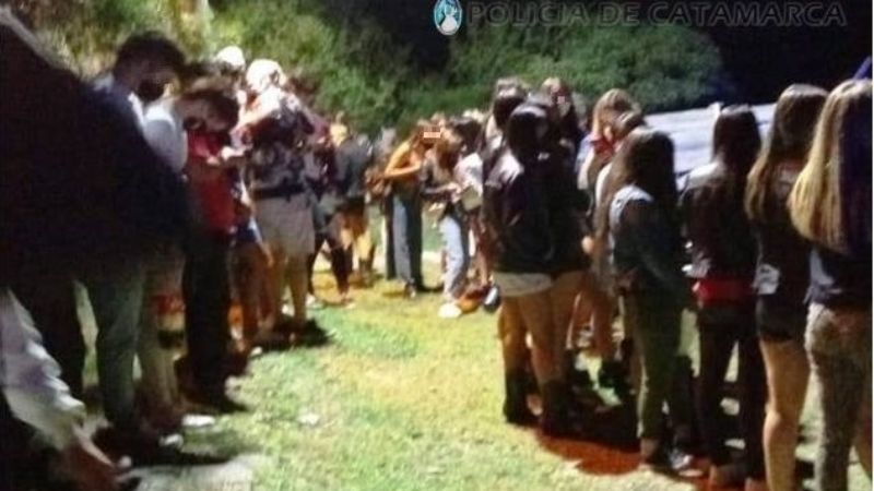 Desalojan fiesta privada en El Rodeo con alrededor de 100 jóvenes