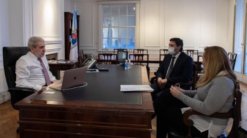 Aníbal Fernández recibió al ministro Aguirre
