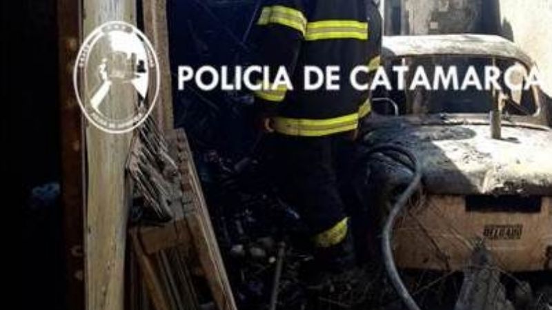 Bomberos apagaron un incendio en un taller electromecánico