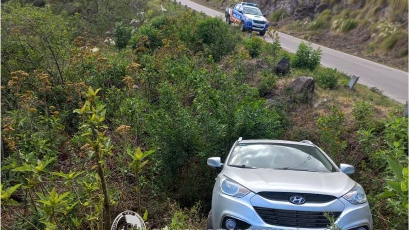 Una camioneta desbarrancó en la Cuesta de Singuil