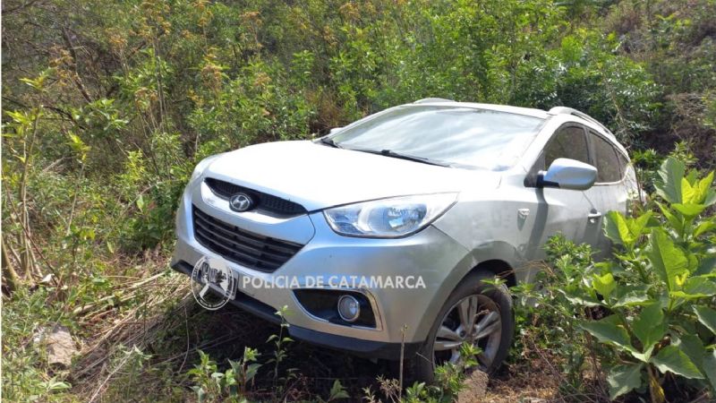 Una camioneta desbarrancó en la Cuesta de Singuil