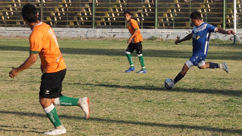 Vélez buscará la cima en soledad ante Villa Cubas